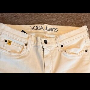 Women’s Size 29 Mid-Rise Cream Yoga Jeans. Like New No Flaws